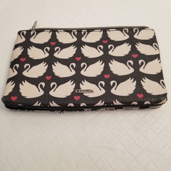 Relic Handbags - RELIC Faux Leather Zip Wallet Cell Phone Holder 7.25" x 4.25" Swan Heart Print